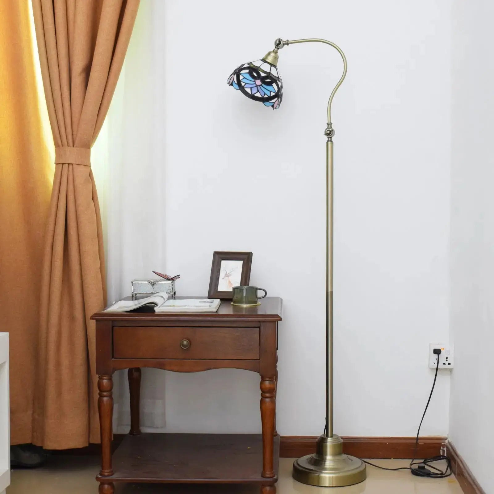 20cm Vintage Stained Glass Pastoral Flower Lampshade Tiffany Style Standard Lamp Classical Tiffany Lamp