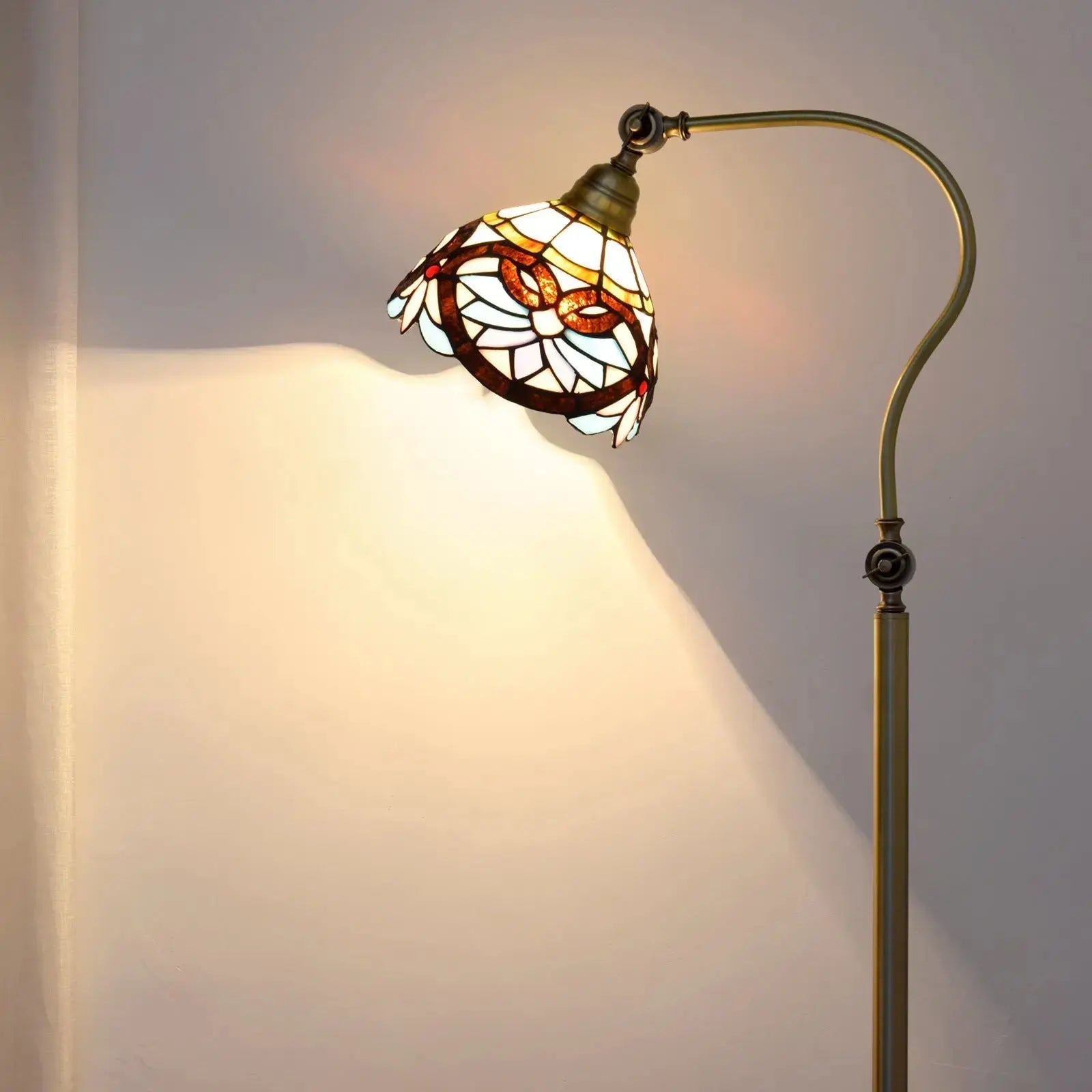 20cm Vintage Stained Glass Pastoral Flower Lampshade Tiffany Style Standard Lamp Classical Tiffany Lamp