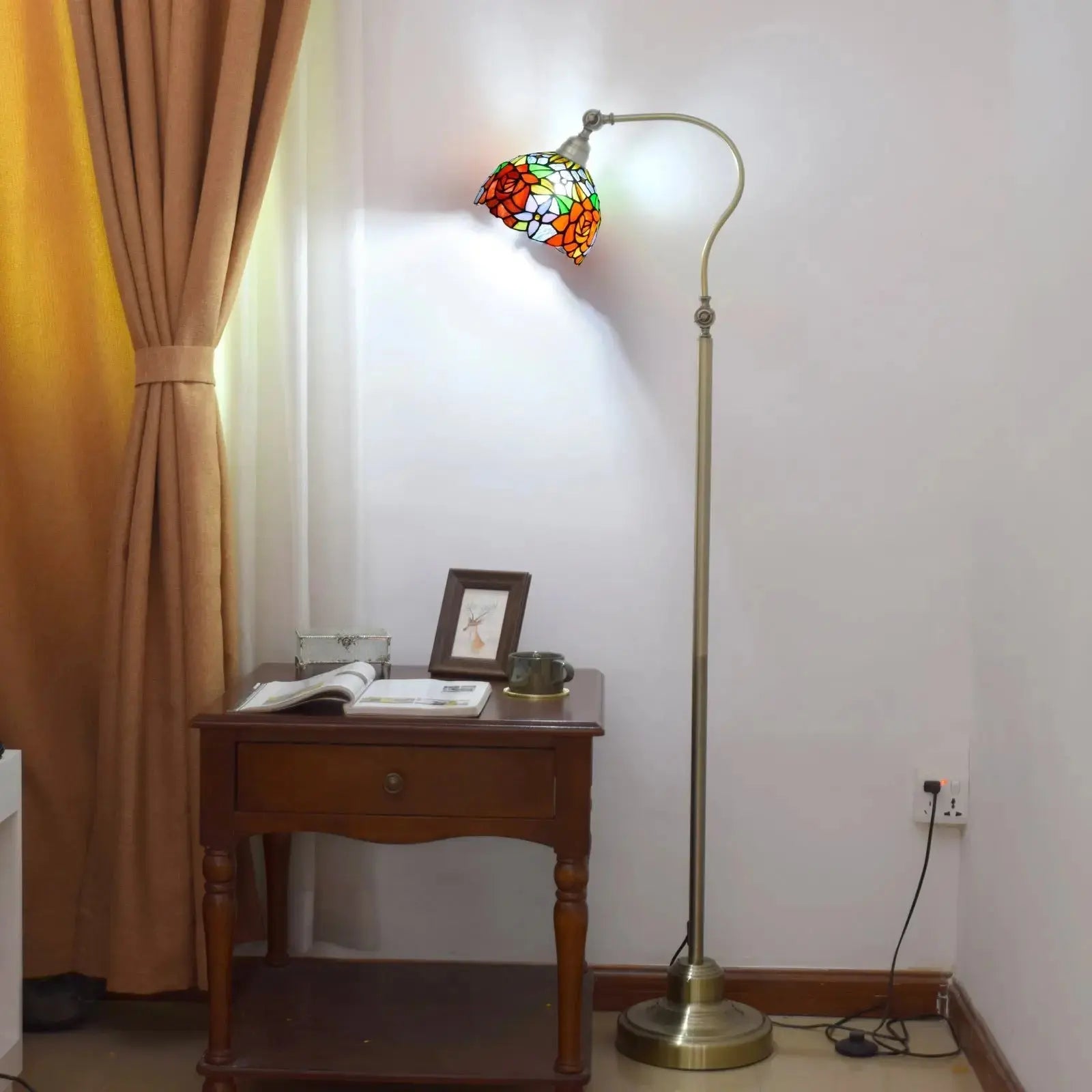 20cm Vintage Stained Glass Pastoral Gorgeous Roses Lampshade Red Tiffany Floor Lamp Classical Tiffany Lamp