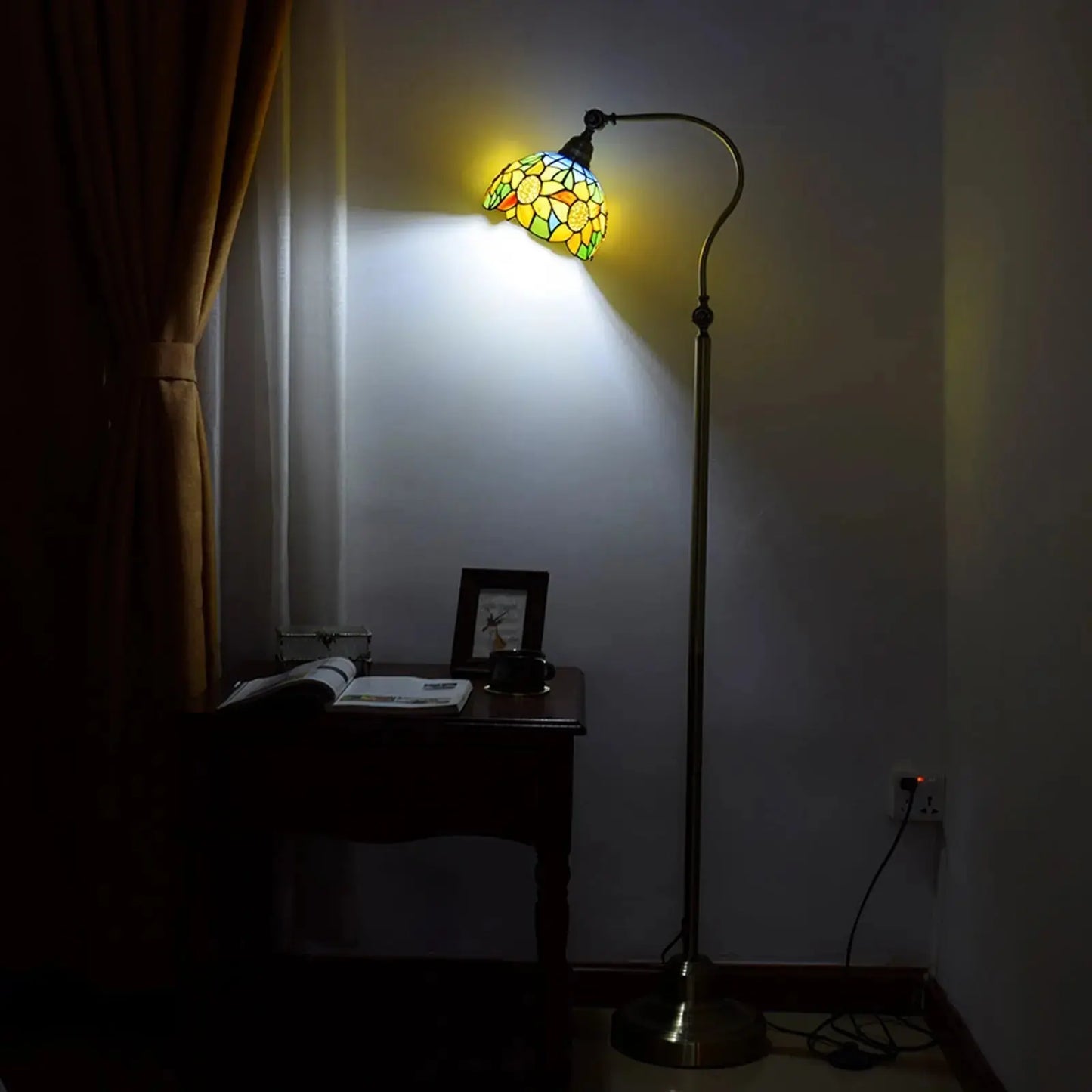 20cm Vintage Stained Glass Pastoral Yellow Sunflower Lampshade Tiffany Floor Light Classical Tiffany Lamp